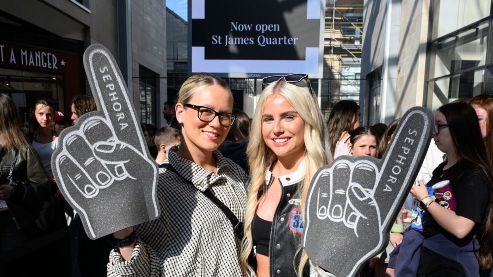 Sephora Opens First Scottish Store In Edinburgh 4 01 Sephora Chloe and Paige 2 landscape face focus 1920x1080