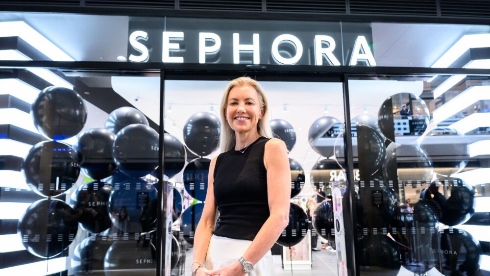 Sephora Opens First Scottish Store In Edinburgh 3 04 Sephora Sarah Boyd landscape face focus 1920x1080